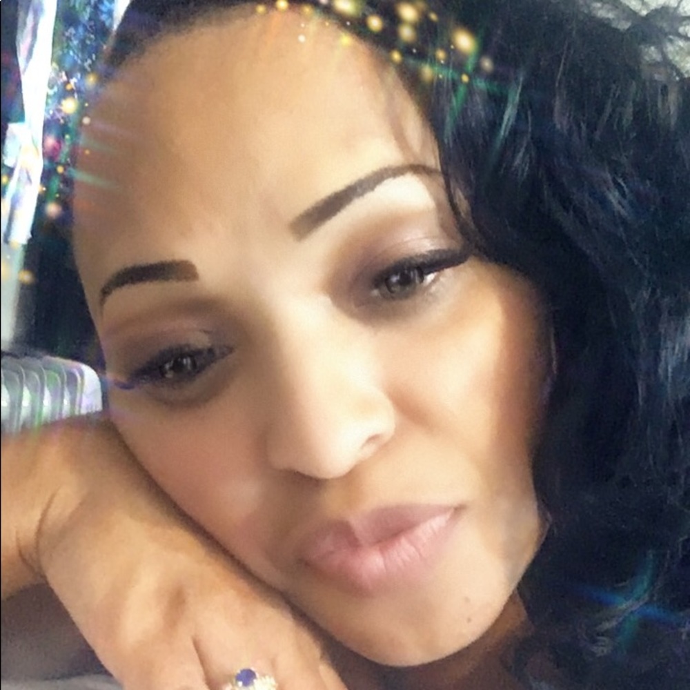 Meet your Posher, Alethia